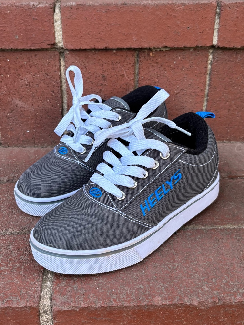 Heelys Kids Gray/Blue Skate Sneakers -Size 2 YTH